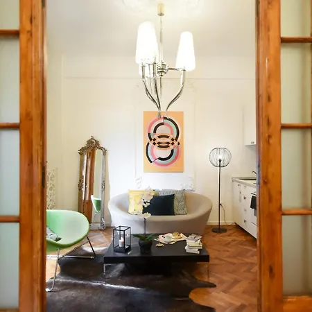 Appartamento Vintage Elegance, Modern Comfort: 1br Overlooking Calea Victoriei